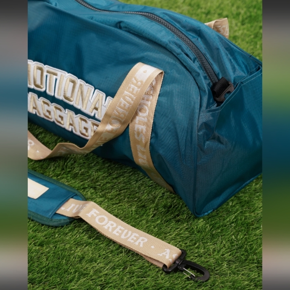 Brand new ALF duffel/travel/gym bag - Picture 3 of 3